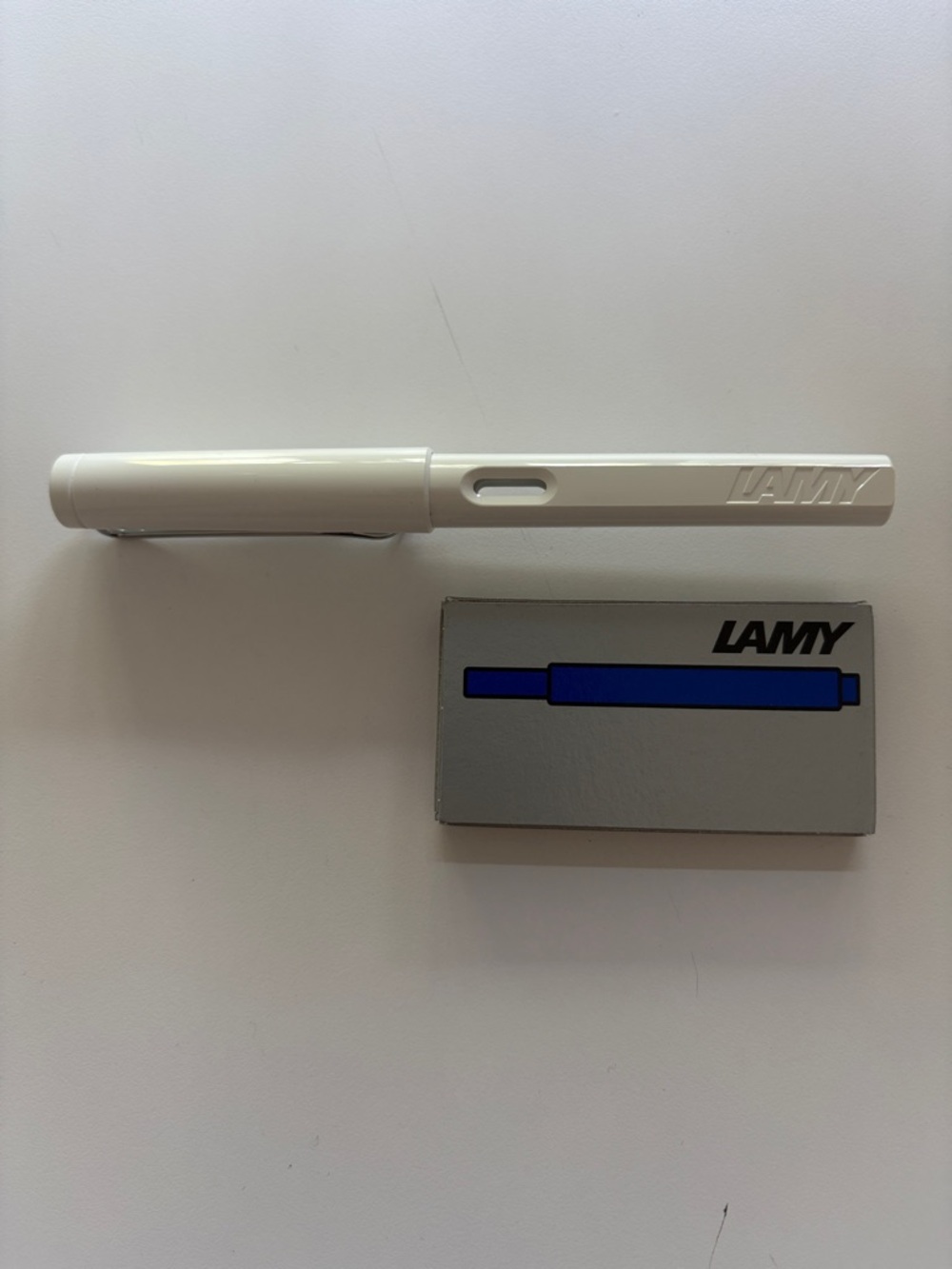 Lamy Safari Fountain Pen in White with Broad Nib with pack of blue ink